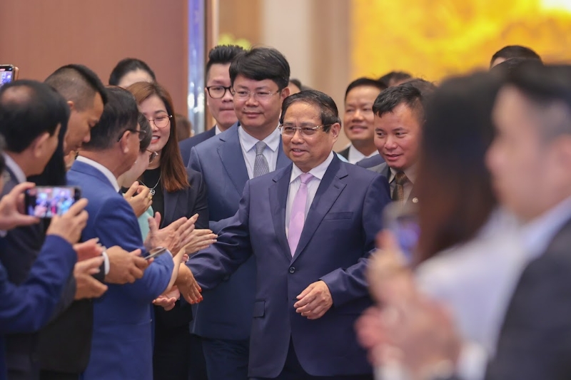 Thủ tướng đối thoại với doanh nghiệp: 'Toàn dân làm giàu', khơi thông động lực kinh tế tư nhân