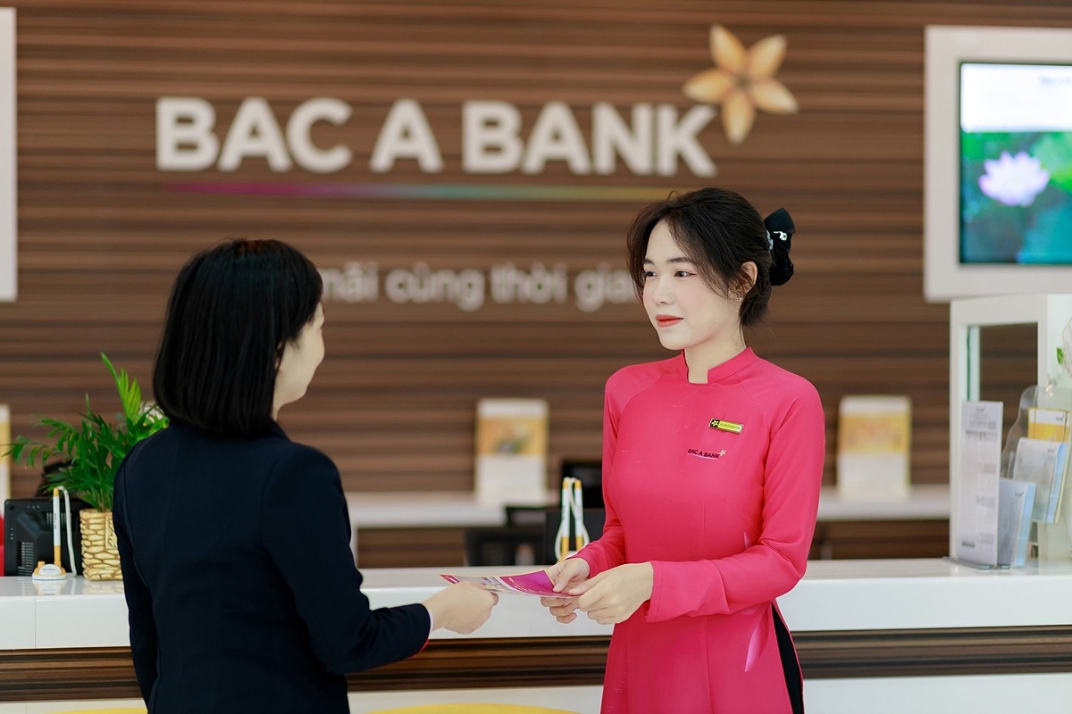 Các dịch vụ ngân hàng điện tử như BAC A BANK Mobile Banking đã trở thành một phần tất yếu của cuộc sống, mang đến cho người dùng đa dạng tiện ích cùng những trải nghiệm an toàn, nhanh chóng và thuận tiện.