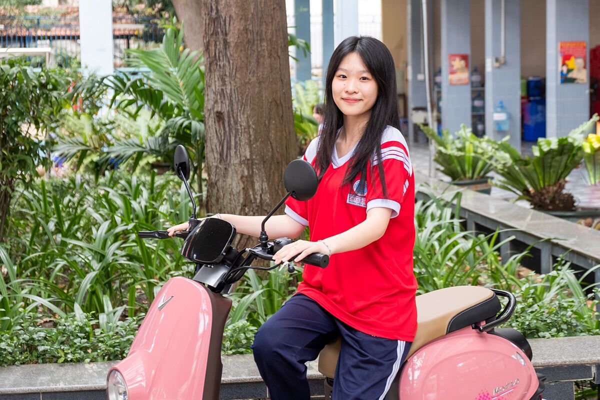 “VinFast không bán xe điện đơn thuần mà đang dẫn dắt cả một cuộc chuyển đổi tư duy, ông Nguyễn Hoàng Đức, chuyên gia phân tích thị trường xe hai bánh, nhìn nhận.