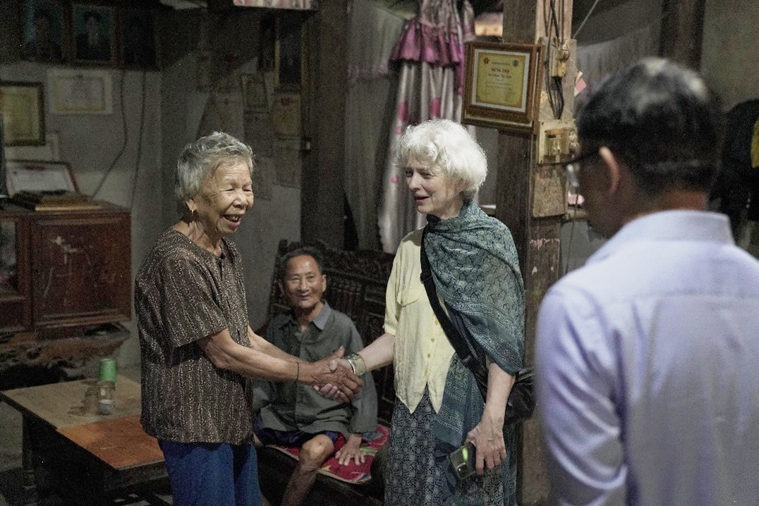 Đoàn công tác khảo sát thực tế các hộ gia đình bị ảnh hưởng sau bão, chia sẻ khó khăn, động viên phát triển sản xuất bền vững với bà con khu vực ảnh hưởng bão Yagi.