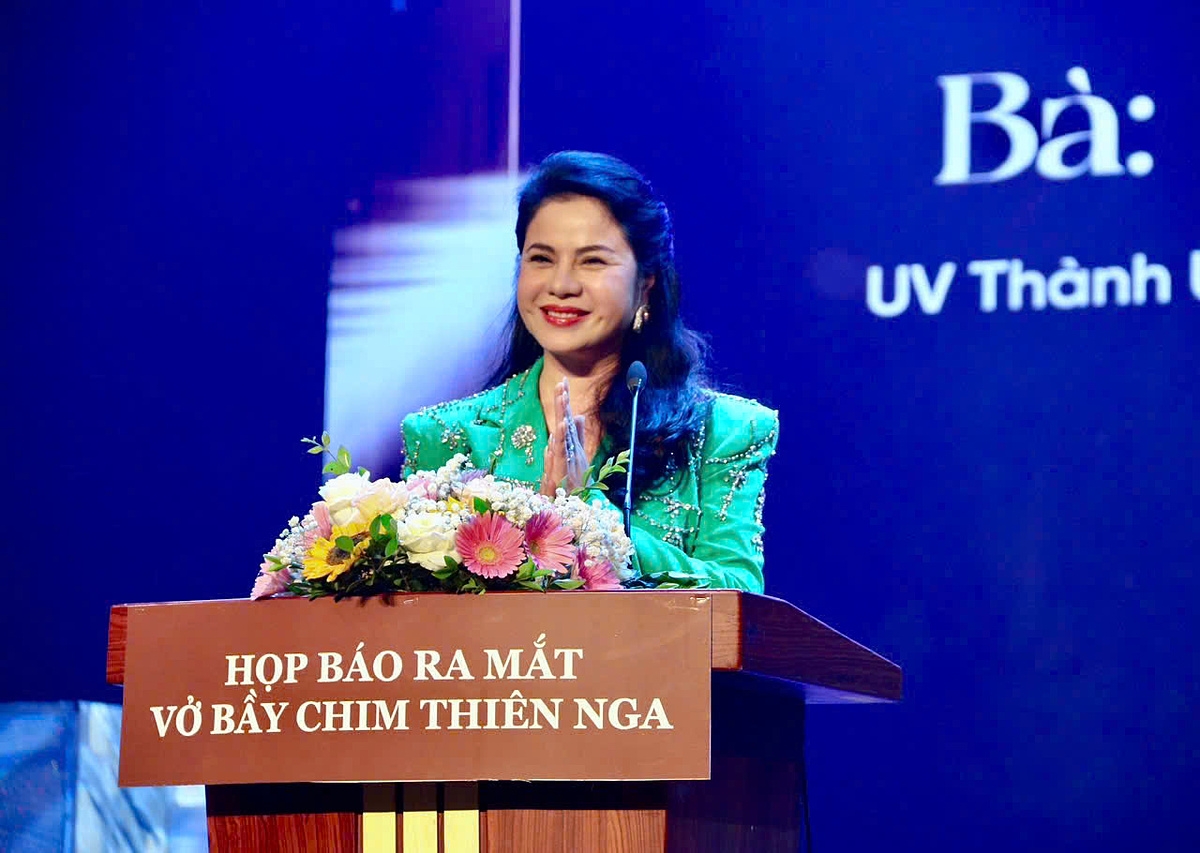 Giám đốc Sở VHTTDL Hải Phòng, Trần Thị Hoàng Mai đánh giá cao giá trị nội dung, dàn dựng của vở diễn Bầy chim Thiên nga.