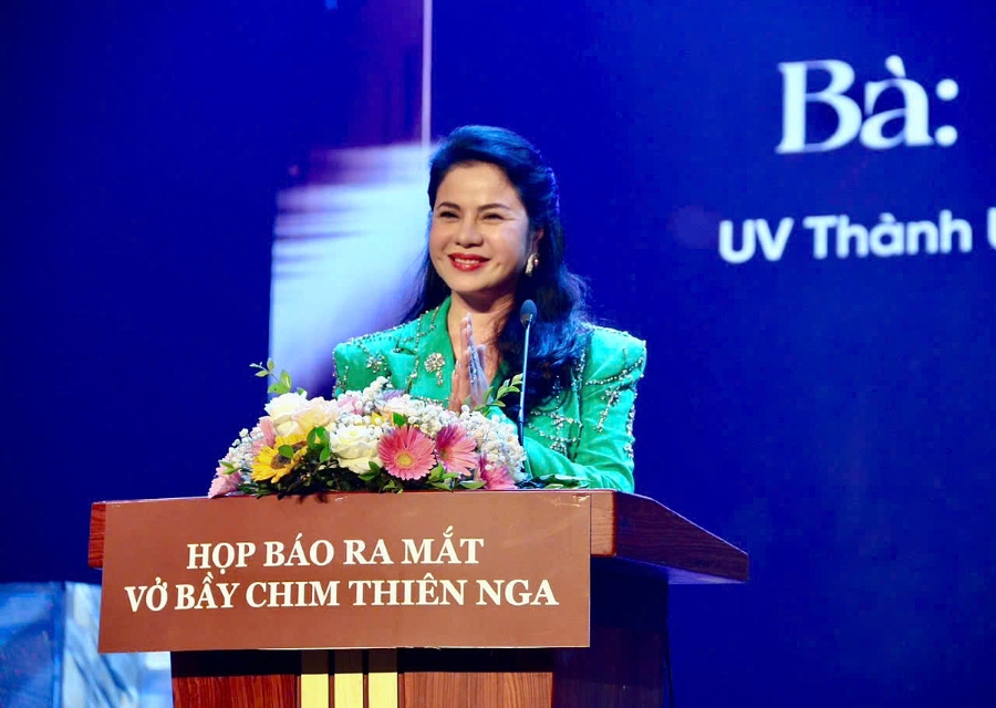 Giám đốc Sở VHTTDL Hải Phòng, Trần Thị Hoàng Mai đánh giá cao giá trị nội dung, dàn dựng của vở diễn Bầy chim Thiên nga.