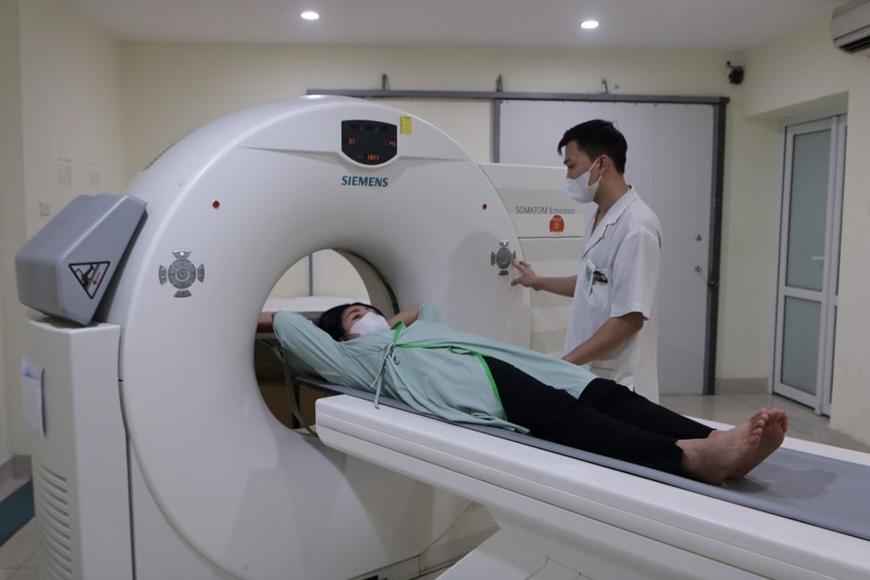 Quyền lợi của người bệnh BHYT được mở rộng từ 1/7/2025, từ vượt tuyến khám chữa bệnh chuyên sâu đến nâng mức hỗ trợ.