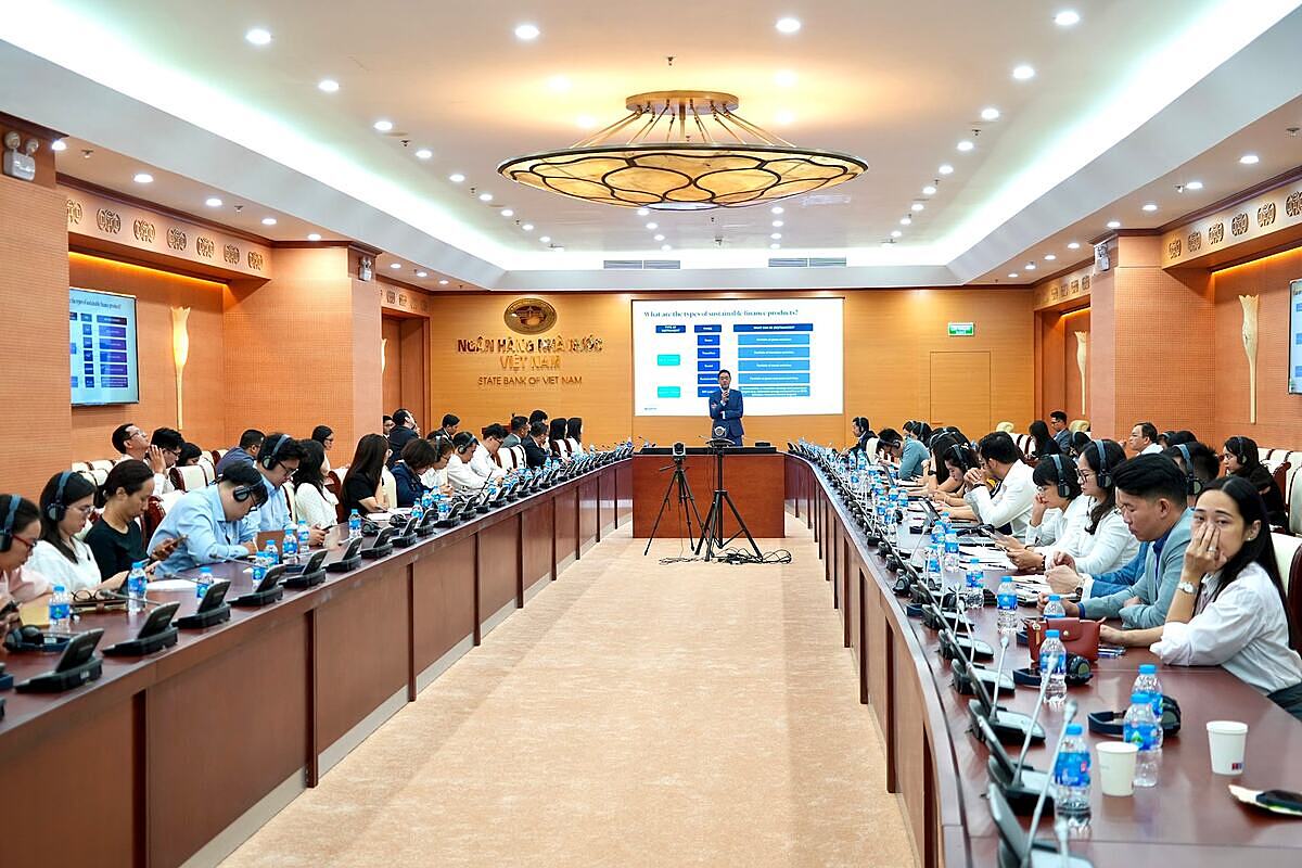 Chuyên gia cho rằng nếu giải ngân đầu tư công được thực hiện tốt, mục tiêu tăng trưởng tín dụng từ 15–16% trong năm 2025 hoàn toàn khả thi.