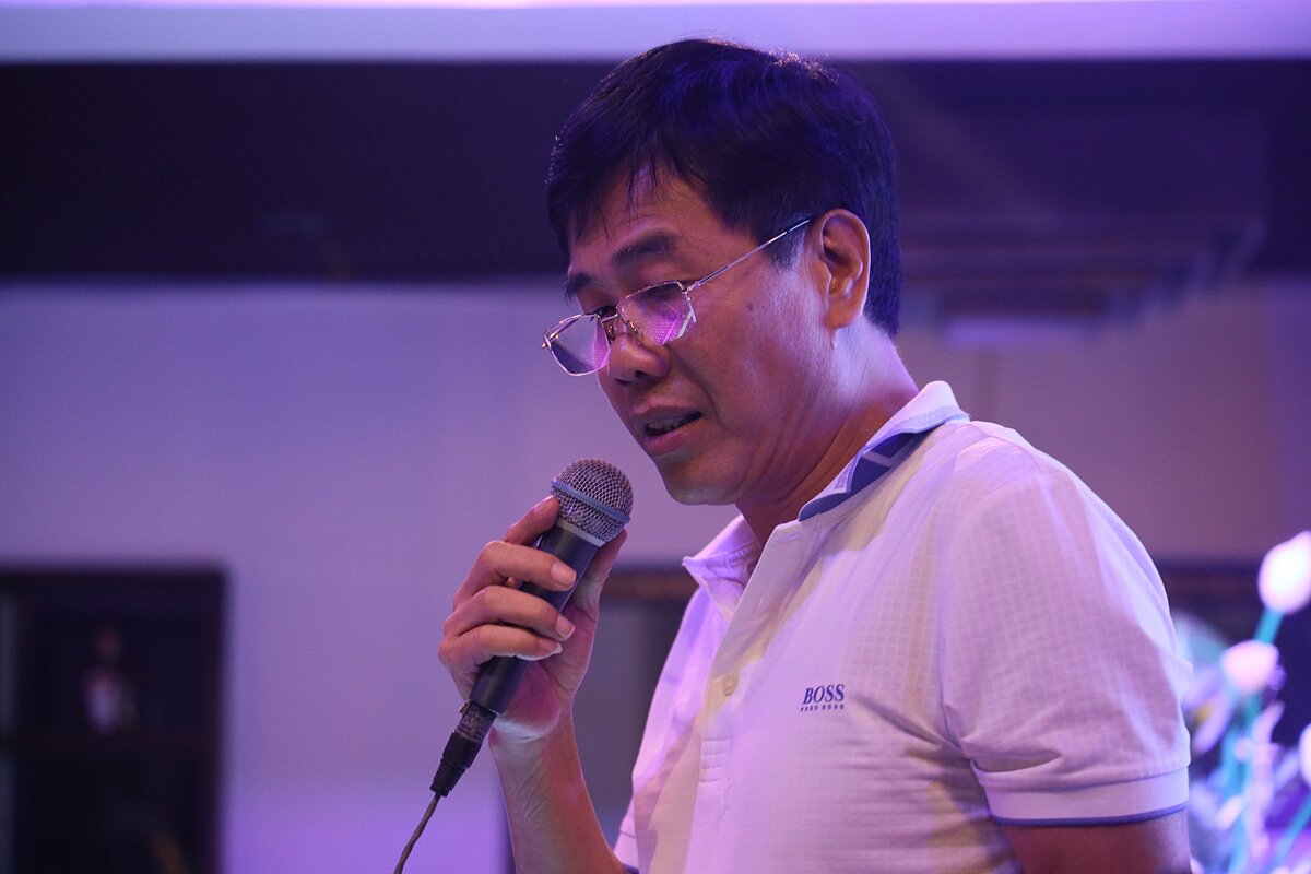 “Khi nào viết? Viết để làm gì? Viết như thế nào? Viết có lợi hay có hại?”. Những câu hỏi giản dị ấy, suốt đời làm nghề, tôi chưa từng dám lơi tay hay buông nhẹ.