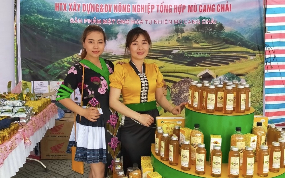 HTX Xây dựng, Dịch vụ Nông nghiệp Tổng hợp Mù Cang Chải là chủ sở hữu của sản phẩm OCOP mật ong hoa tự nhiên với sản lượng khoảng gần 7.000 lít mật/năm.
