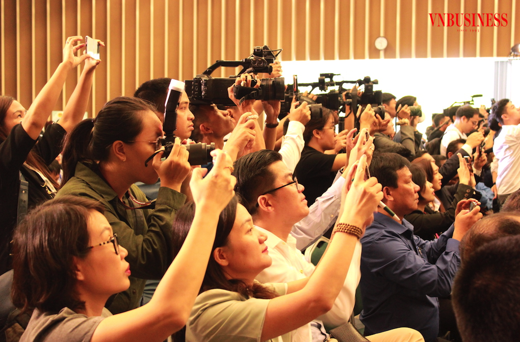 Giới DN mong các nhà báo duy trì “ngọn lửa” đam mê để sâu sát hơn nữa, đi thẳng vào những vấn đề khó khăn, thách thức mà các DN đang phải đối mặt.