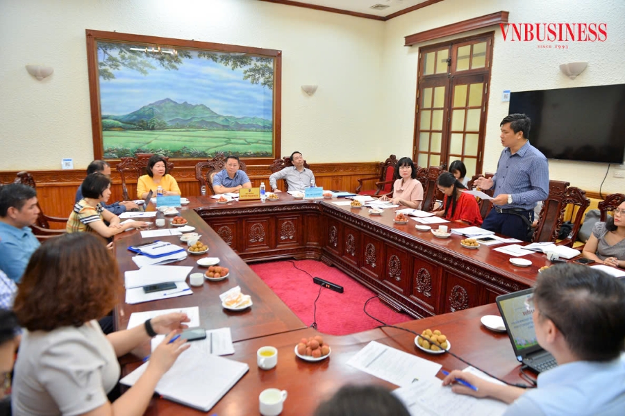 Đại biểu đóng góp ý kiến tại buổi làm việc.