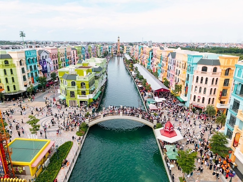 Các đô thị của Vinhomes với quy hoạch chuyên nghiệp, tiện ích dịch vụ đồng bộ, môi trường xanh sạch, đã góp phần định hình phong cách sống mới cho người dân Việt Nam.