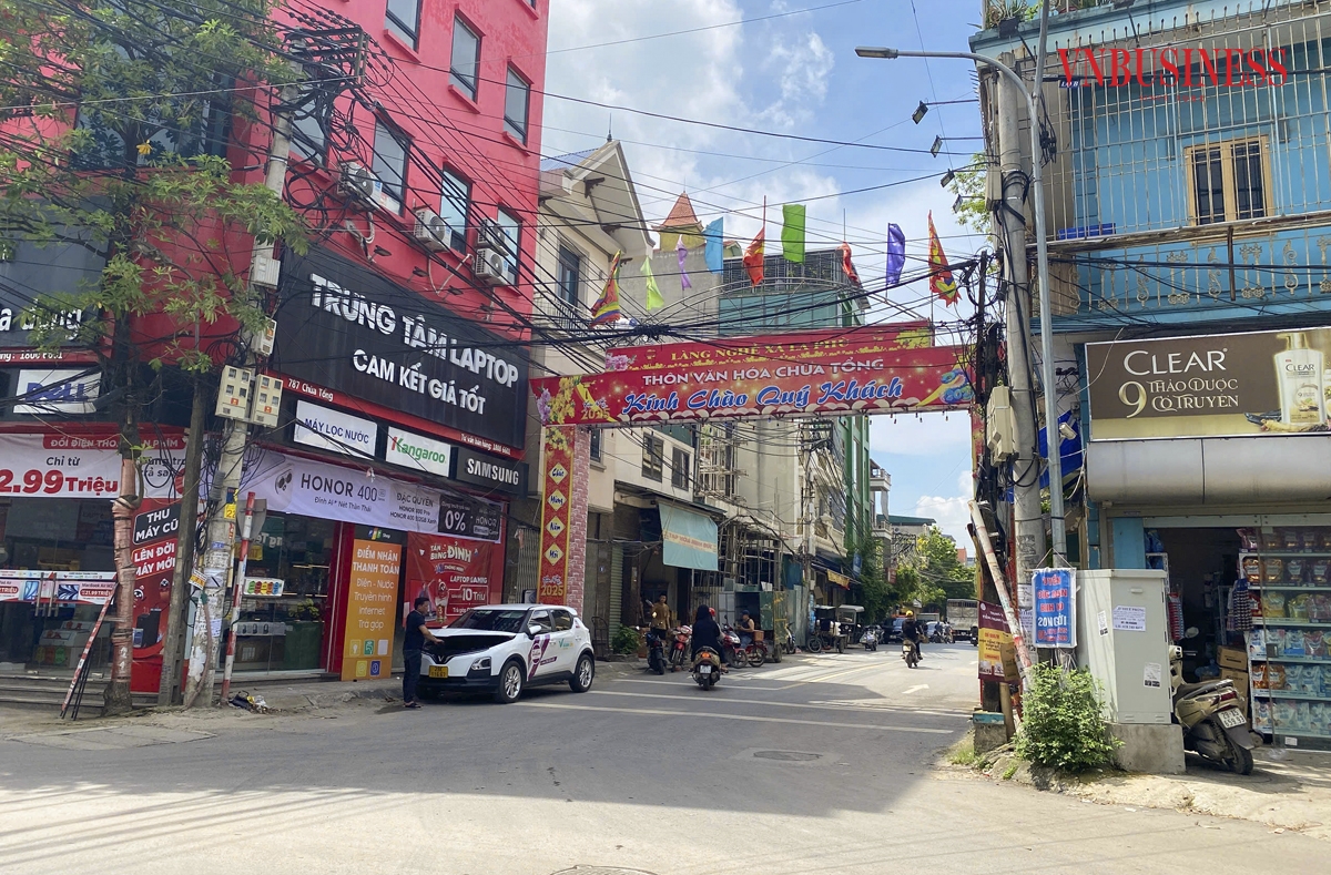 Thời gian qua, nhiều hộ kinh doanh tại La Phù đã bị các cơ quan chức năng kiểm tra và xử lý về các hành vi vi phạm liên quan đến nguồn gốc xuất xứ, chất lượng sản phẩm và nghĩa vụ thuế đối với Nhà nước. Anh Tú