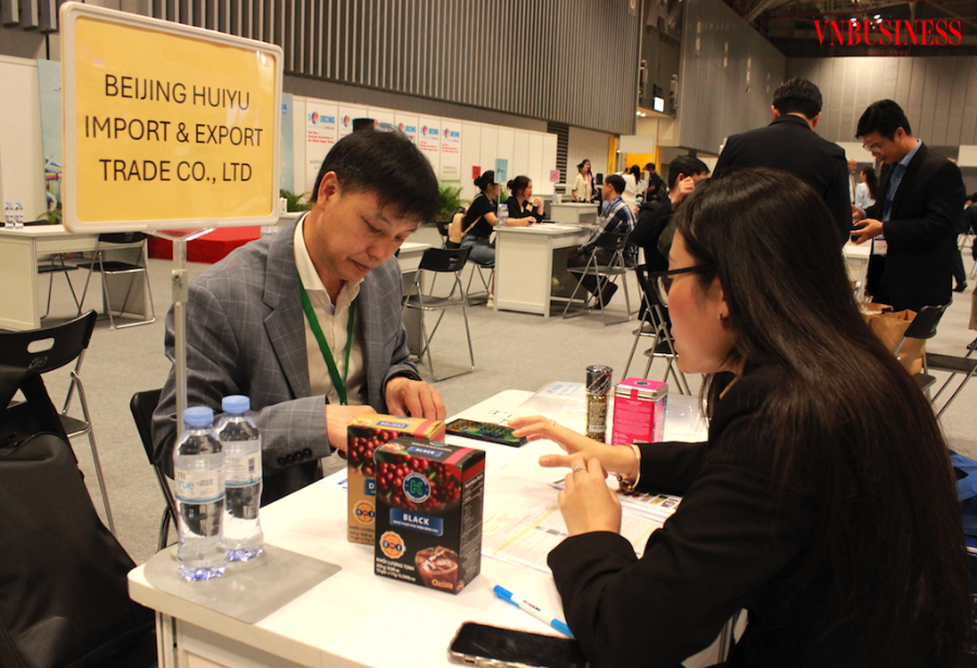 Để việc kết nối với các nhà thu mua quốc tế hiệu quả hơn nữa đòi hỏi các DN Việt cần có cách làm bài bản, hành động cụ thể, chủ động và linh hoạt cách tiếp cận…