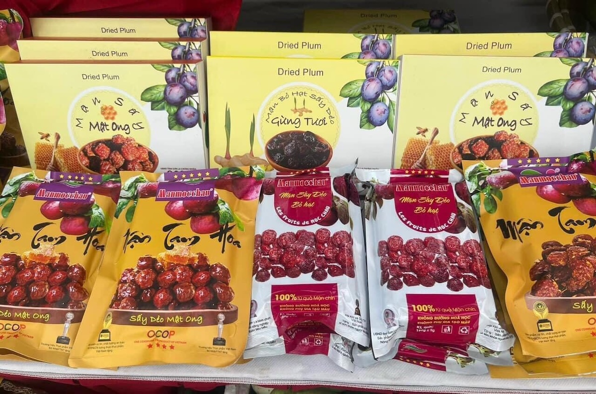 Các sản phẩm mứt ra đời với mục tiêu giúp bà con nông dân tiêu thụ quả mận hậu.