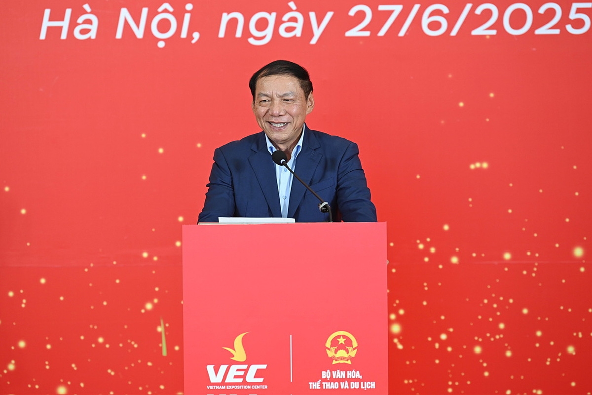 Bộ trưởng Bộ Văn hóa, Thể thao và Du lịch Nguyễn Văn Hùng, Trưởng Ban tổ chức Triển lãm đánh giá cao những nỗ lực không ngừng nghỉ của Tập đoàn Vingroup để có một công trình tầm cỡ, nằm trong top 10 thế giới.