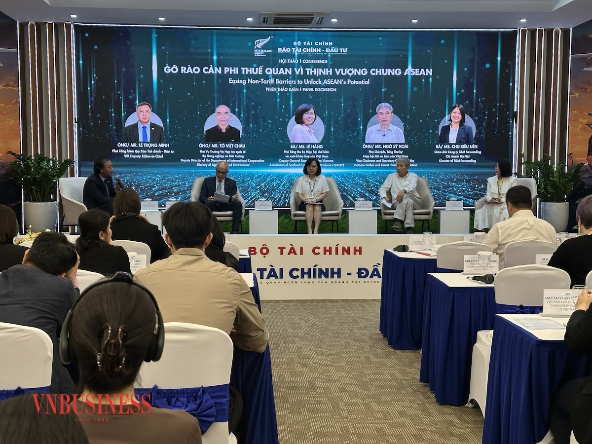 Các nhà hoạch định chính sách, nhà nghiên cứu, doanh nghiệp cùng nhau thảo luận, xác định và tháo gỡ những nút thắt cụ thể trong vấn đề NTBs, giúp tận dụng tốt nhất tiềm năng từ tiến trình hội nhập khu vực.