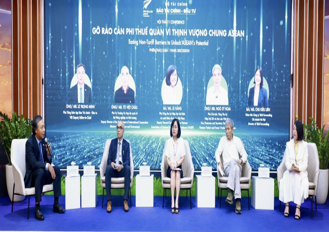 Các chuyên gia cho rằng rào cản phi thuế quan vẫn làm tăng chi phí và giảm sức cạnh tranh của hàng Việt tại thị trường ASEAN.