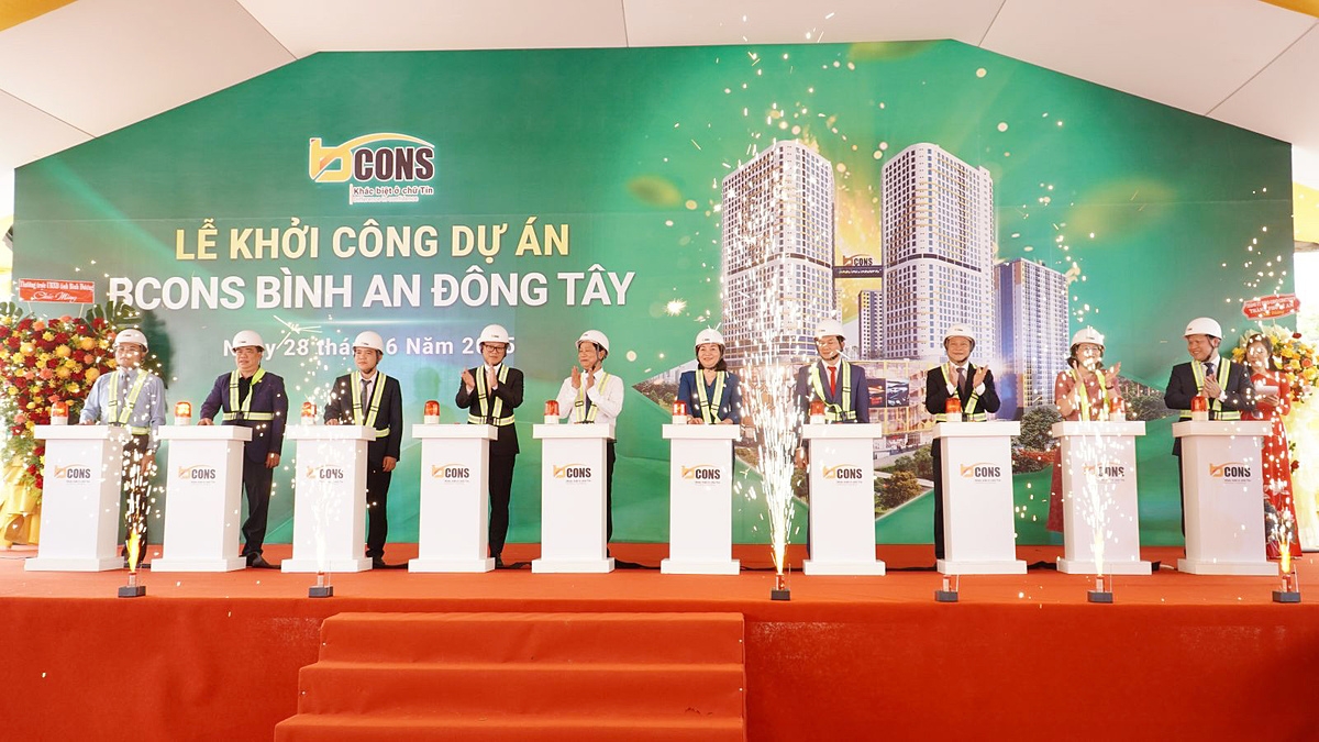 Ban lãnh đạo Tập đoàn Bcons và cùng đại diện chính quyền, các đối tác…tại buổi lễ khởi công và ra mắt dự án Bcons Bình An – Đông Tây.