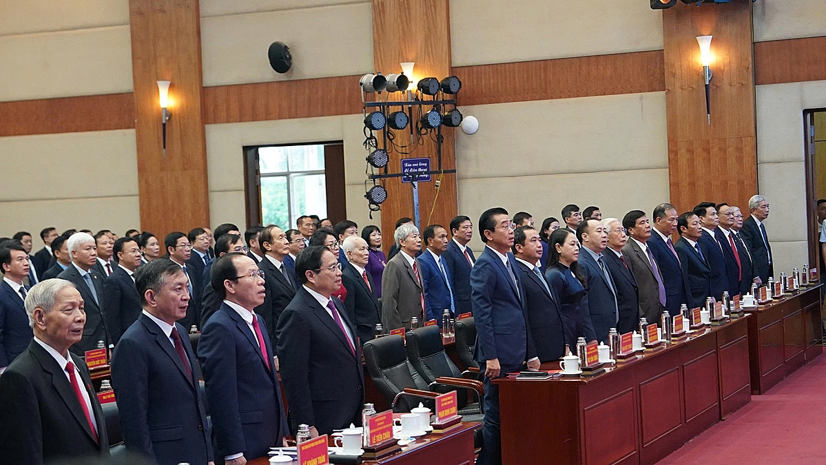 Các đại biểu tham dự lễ công bố.