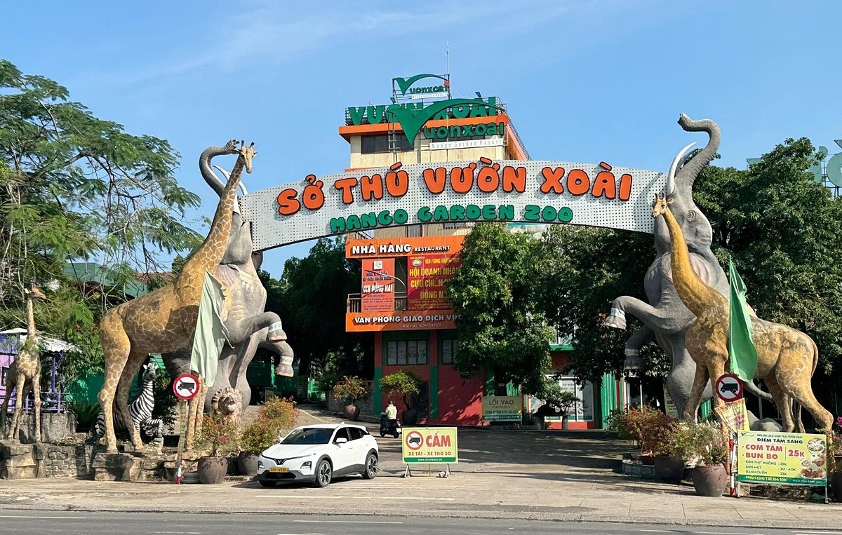 Công ty KDL Vườn Xoài - Chủ đầu tư Khu du lịch sinh thái Vườn Xoài bị xử phạt với tổng số tiền hơn 1,5 tỷ đồng và phải nộp lại hơn 154 tỷ đồng tiền thu lợi bất hợp pháp.