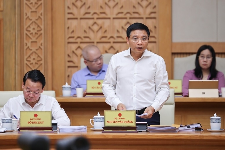 Bộ trưởng Bộ Tài chính Nguyễn Văn Thắng báo cáo tại phiên họp chiều nay 3/7.