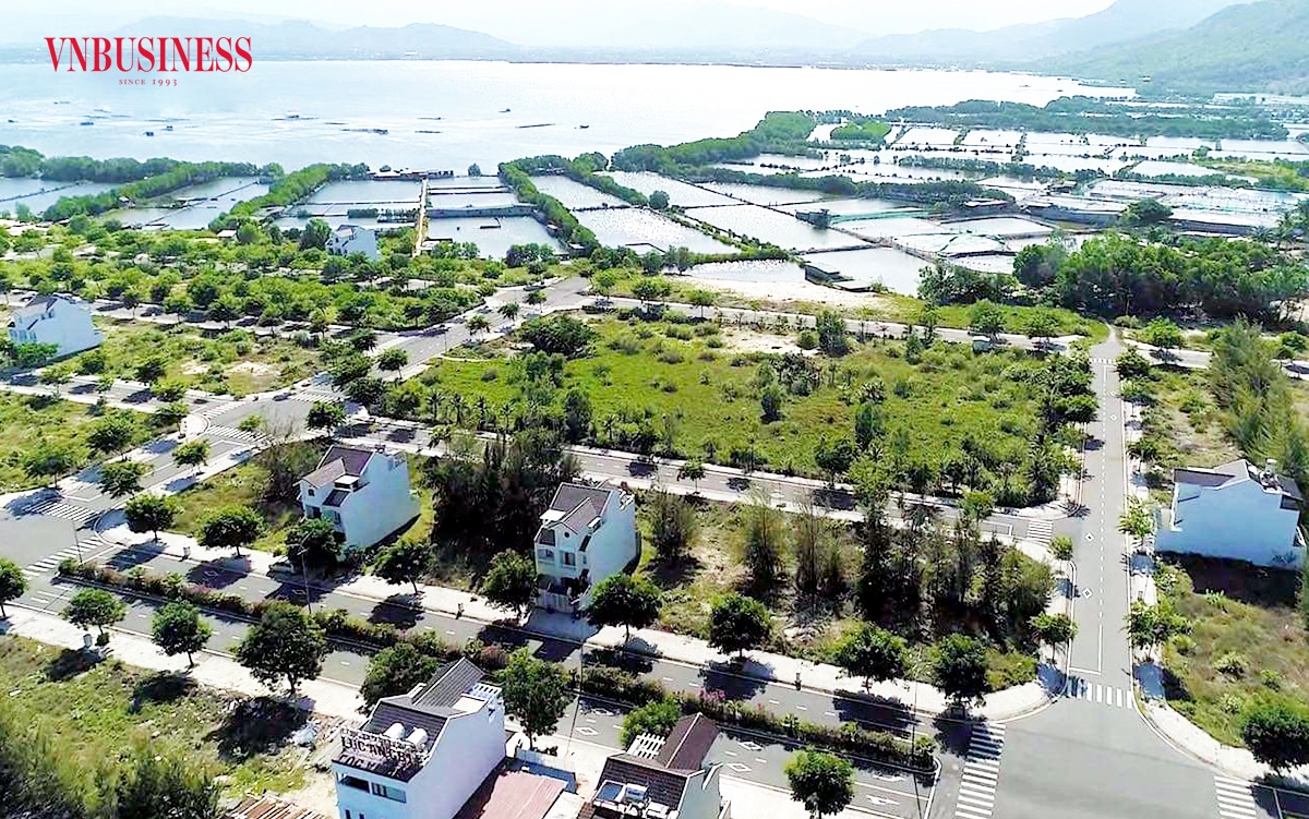 Sóng sáp nhập tỉnh thành không kéo dài như kỳ vọng khiến nhiều nhà đầu tư gặp khó.