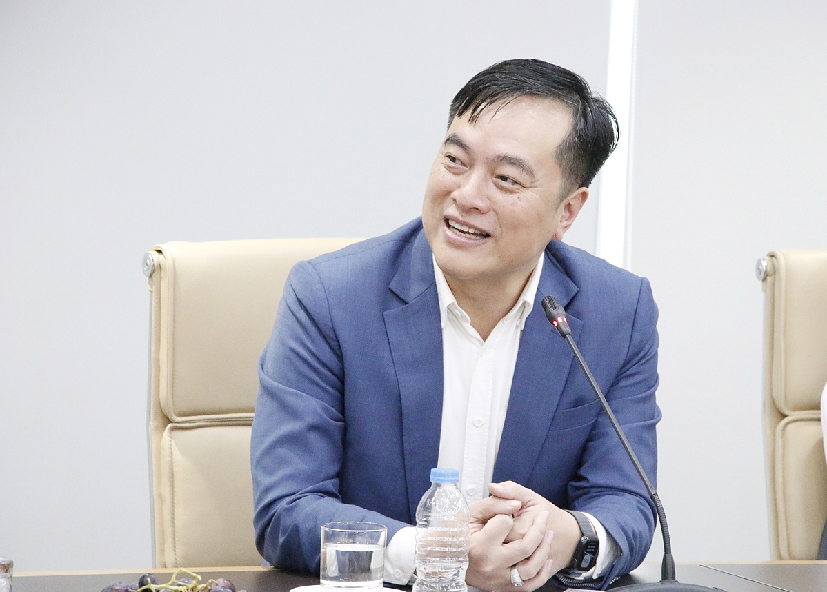 Đáp lại, ông Phạm Duy Hiếu – Tổng Giám đốc ABBANK cũng cho biết, Ngân hàng sẽ từng bước hoàn thiện khung năng lực ngân hàng xanh, từ đó tạo nền tảng vững chắc để mở rộng hợp tác với các định chế tài chính quốc tế, các đối tác có cùng định hướng phát triển xanh và bền vững trong tương lai.