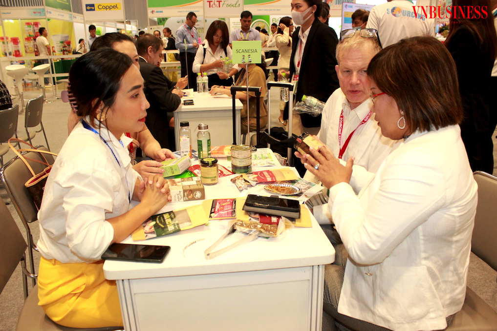 Năng động “thực chiến” trong hoạt động kết nối giao thương tại các hội chợ sẽ giúp DN thực phẩm Việt tiếp cận với nhiều nhà thu mua quốc tế tiềm năng.