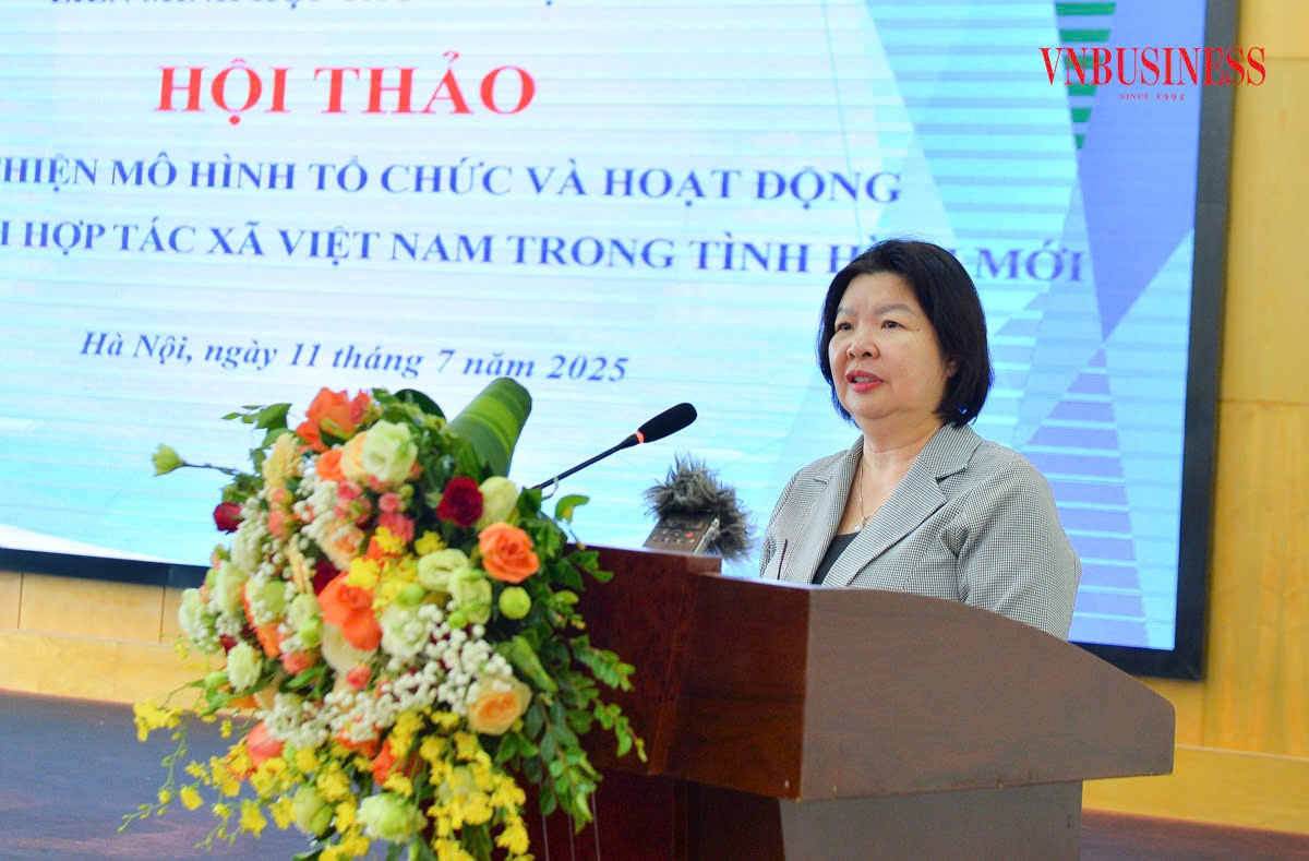 Chủ tịch Liên minh HTX Việt Nam Cao Xuân Thu Vân phát biểu tại hội thảo.