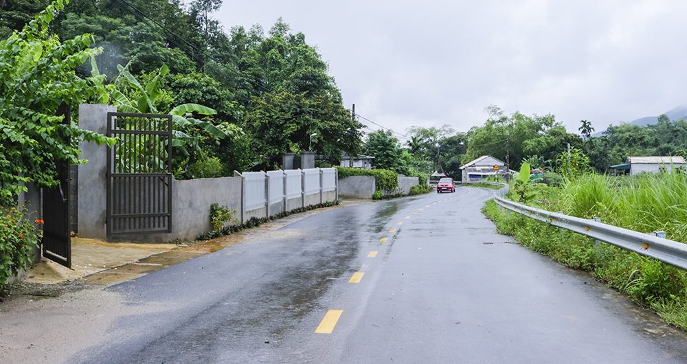 Nông thôn mới ở Phú Thọ không chỉ thay da đổi thịt bằng những con đường bê tông phẳng lì, trường lớp khang trang, mà còn nhờ những “trái ngọt” từ mô hình HTX mang lại.