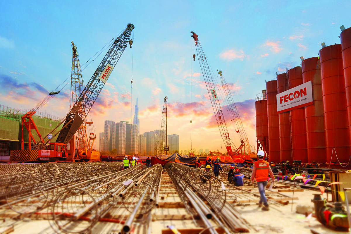 Một số cổ đông đăng ký bán ra lượng lớn cổ phiếu FCN.