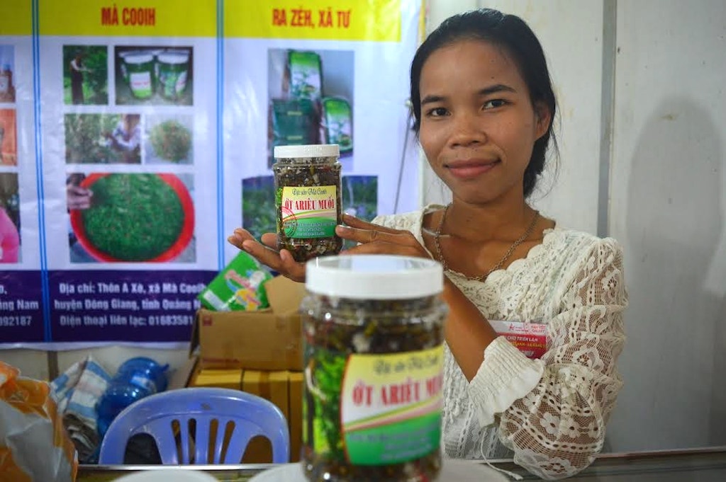 HTX Nông lâm nghiệp Mà Cooih chế biến nhiều sản phẩm từ ớt A Riêu và có đầu ra ổn định, mang lại thu nhập cho bà con dân tộc thiểu số tại địa phương.