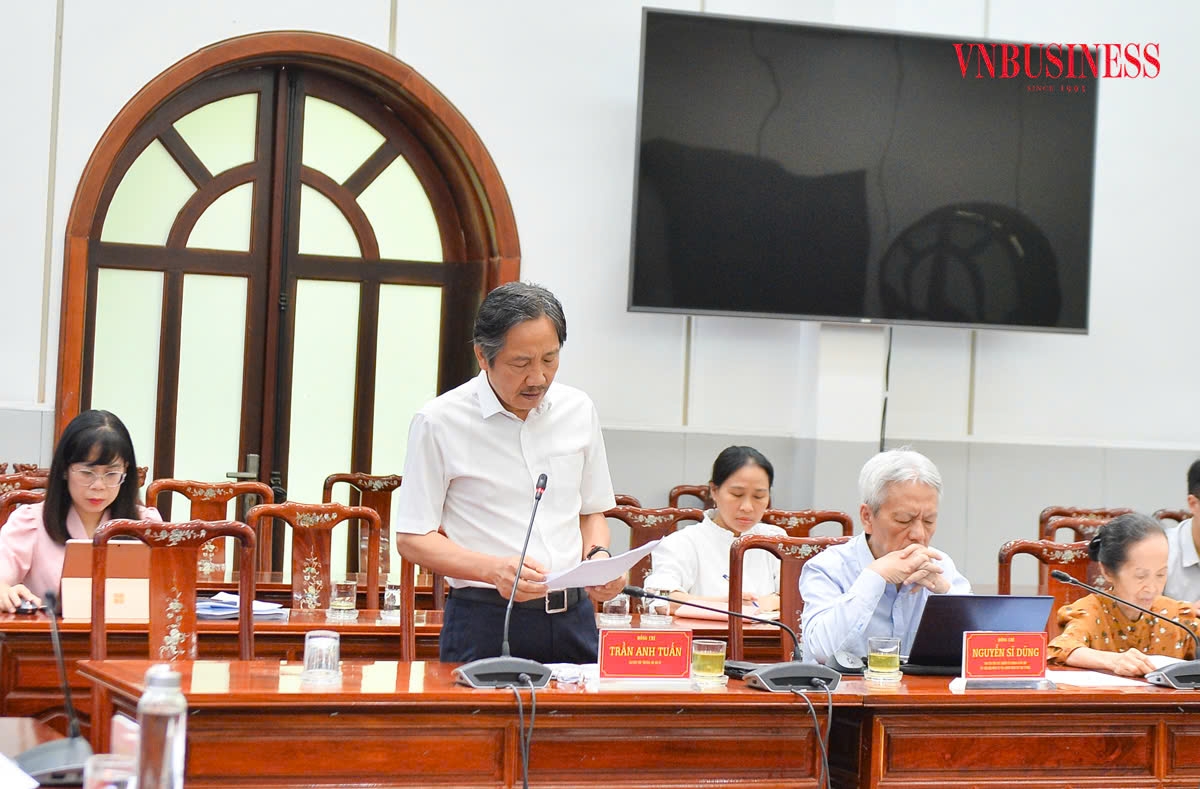 Chuyên gia tham góp ý kiến tại tọa đàm.