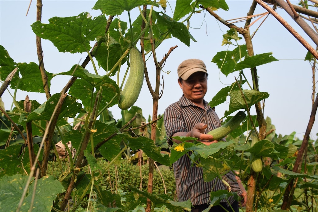 Đồng bào dân tộc thiểu số ở La Dêê từng bước thay đổi cuộc sống nhờ áp dụng mô hình kinh tế mới.