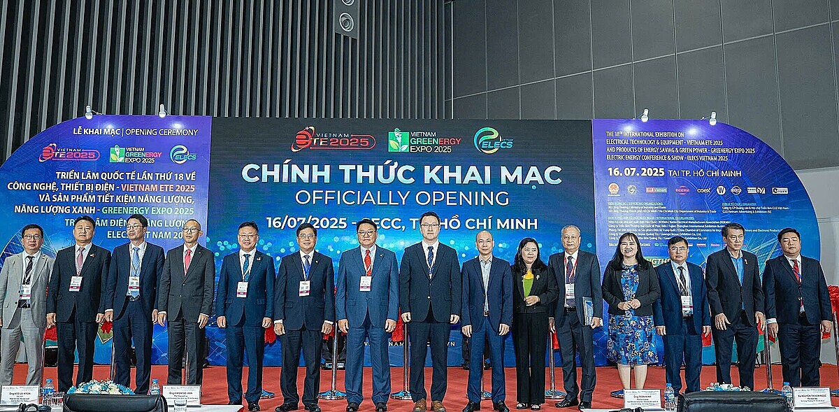 Sáng 16/7, Triển lãm Điện và Năng lượng Việt Nam &lpar;ELECS VIETNAM 2025&rpar; chính thức khai mạc tại Trung tâm Hội chợ và Triển lãm Sài Gòn &lpar;SECC&rpar;.
