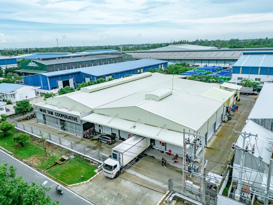 Khu vực chế biến thủy sản của HTX Nhất Tâm được đầu tư bài bản.