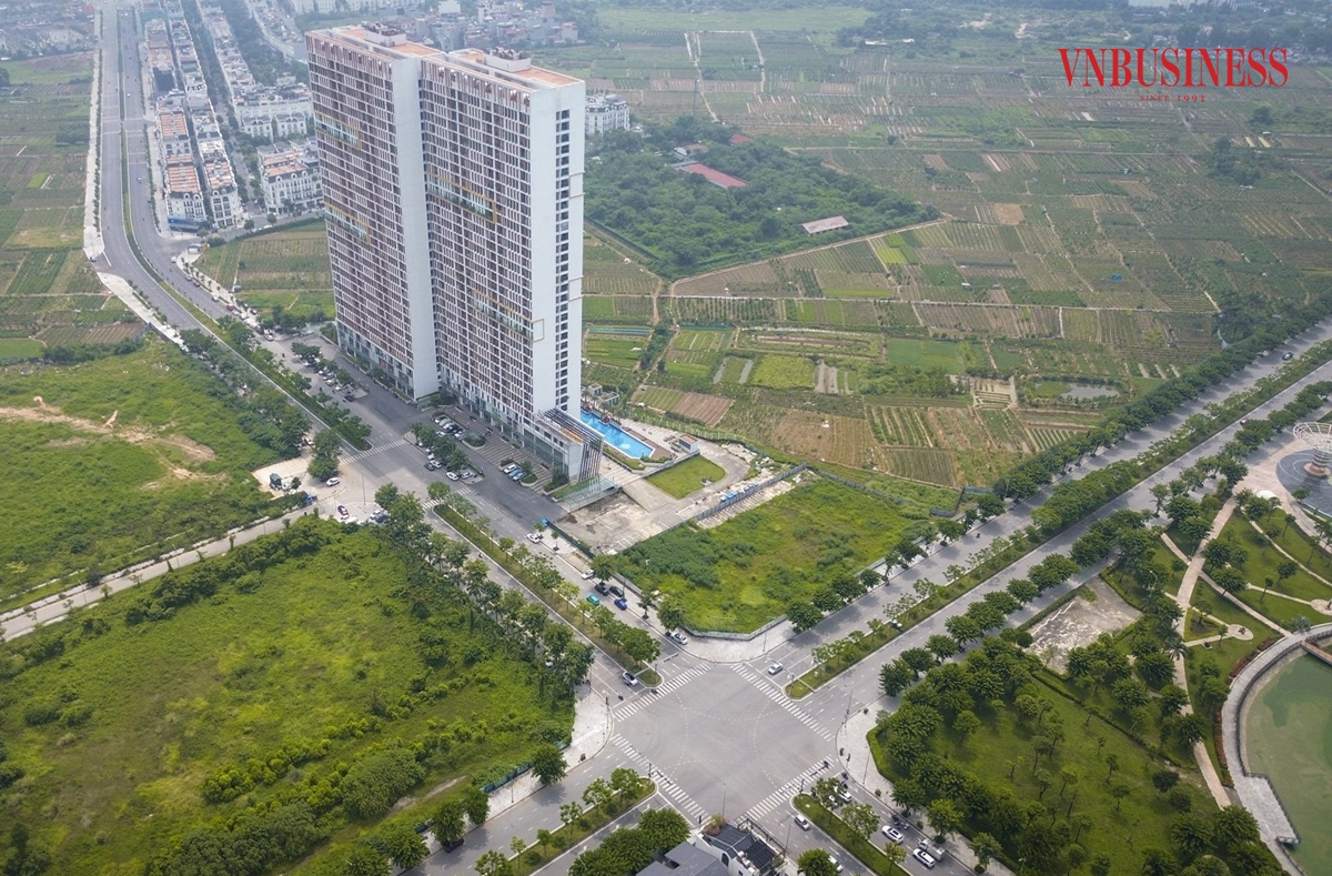 Vừa qua, HĐND TP Hà Nội đã chính thức thông qua Nghị quết về việc đặt tên, đổi tên và điều chỉnh độ dài một số tuyến đường, phố và công trình công cộng. Trong số đó, tên nhà giáo Lê Giản, cố lãnh đạo Bộ Công an &lpar;nguyên Giám đốc Việt Nam Công an vụ đầu tiên năm 1946&rpar; được đặt cho tuyến đường dài trên địa bàn phường Đại Mỗ.