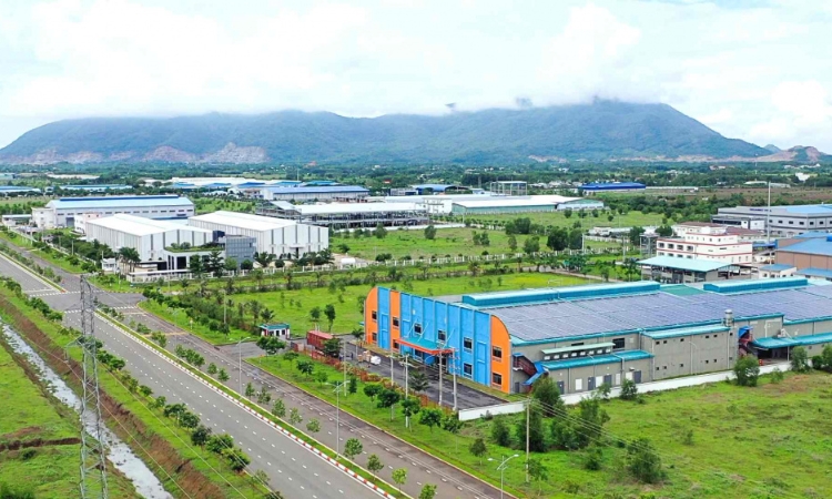 Lợi nhuận quý II của Sonadezi Châu Đức ‘đi lùi’, công ty chứng khoán giảm giá mục tiêu cổ phiếu SZC