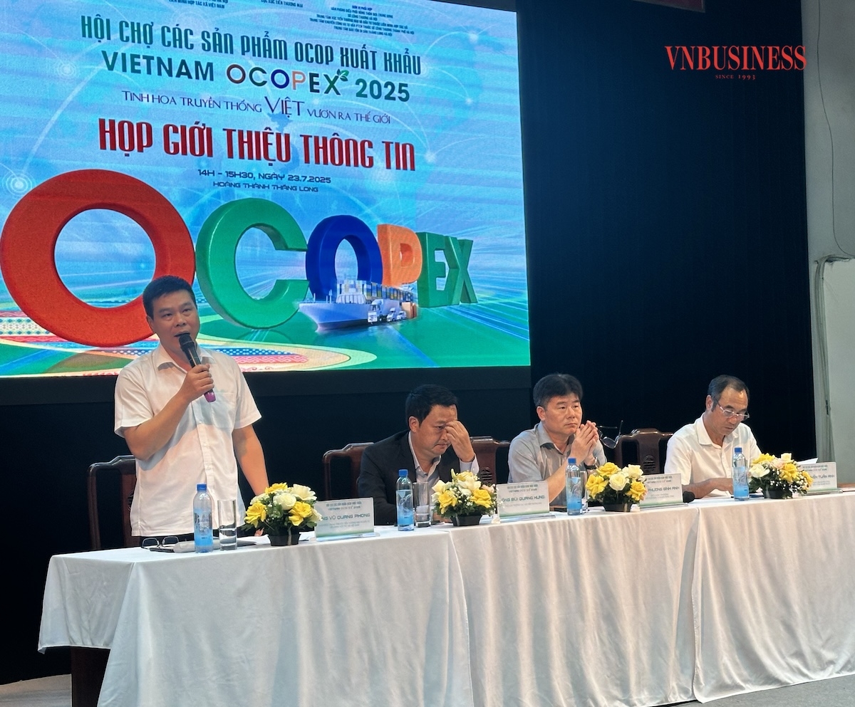 Ông Vũ Quang Phong, Giám đốc Trung tâm Xúc tiến thương mại và Đầu tư, Liên minh Hợp tác xã Việt Nam cho biết đơn vị đã lựa chọn những sản phẩm tiêu biểu nhất của các hợp tác xã tham gia hội chợ.