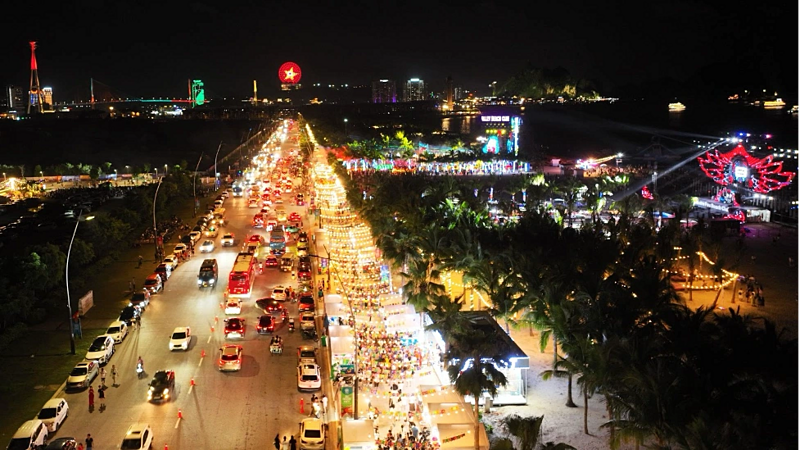 Công ty TNHH Mặt Trời Hạ Long là doanh nghiệp hoạt động chủ yếu trong lĩnh vực du lịch và phát triển bất động sản tại khu vực Quảng Ninh.