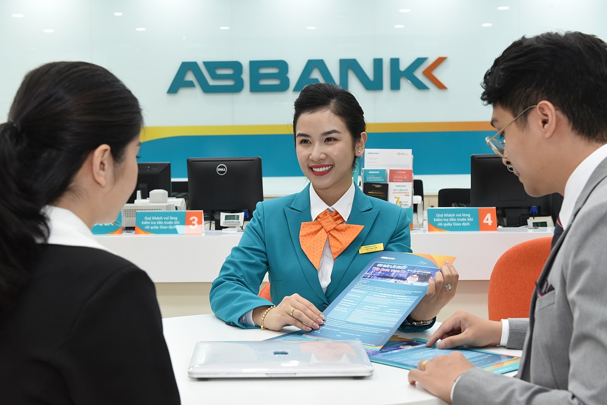 Ứng dụng ABBANK được trang bị công nghệ FIDO &lpar;Fast IDentity Online&rpar; tiên tiến - đáp ứng các tiêu chuẩn khắt khe nhất hiện nay trên Thế giới về bảo mật, giúp các giao dịch của khách hàng diễn ra an toàn.