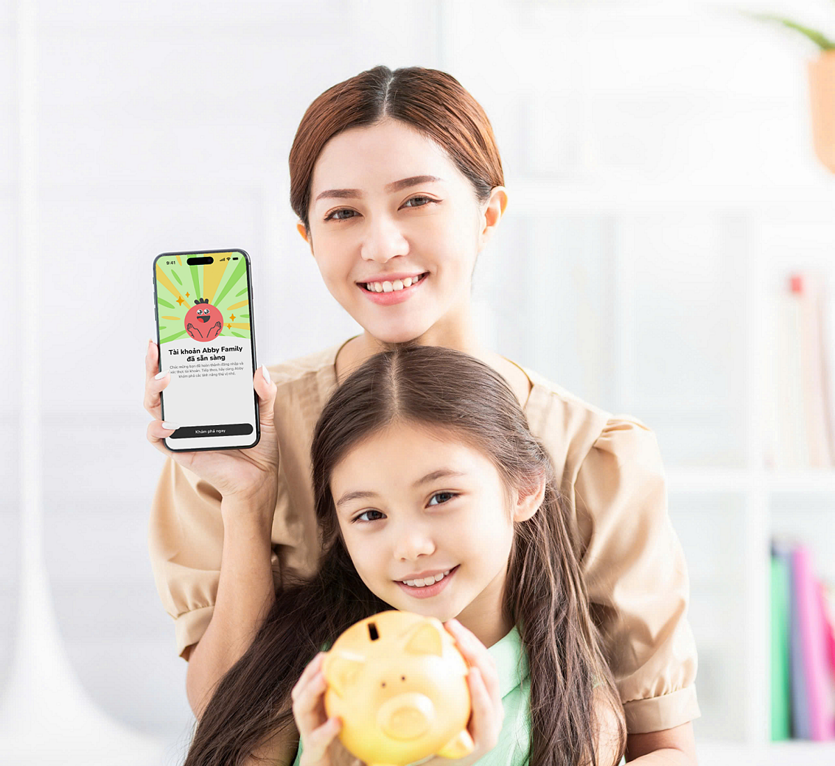 Các bậc cha mẹ có thể mở tài khoản online và đồng hành cùng con cái trong việc rèn luyện kỹ năng tự quản lý chi tiêu với giải pháp ABBY Family được tích hợp trên ứng dụng ABBANK.
