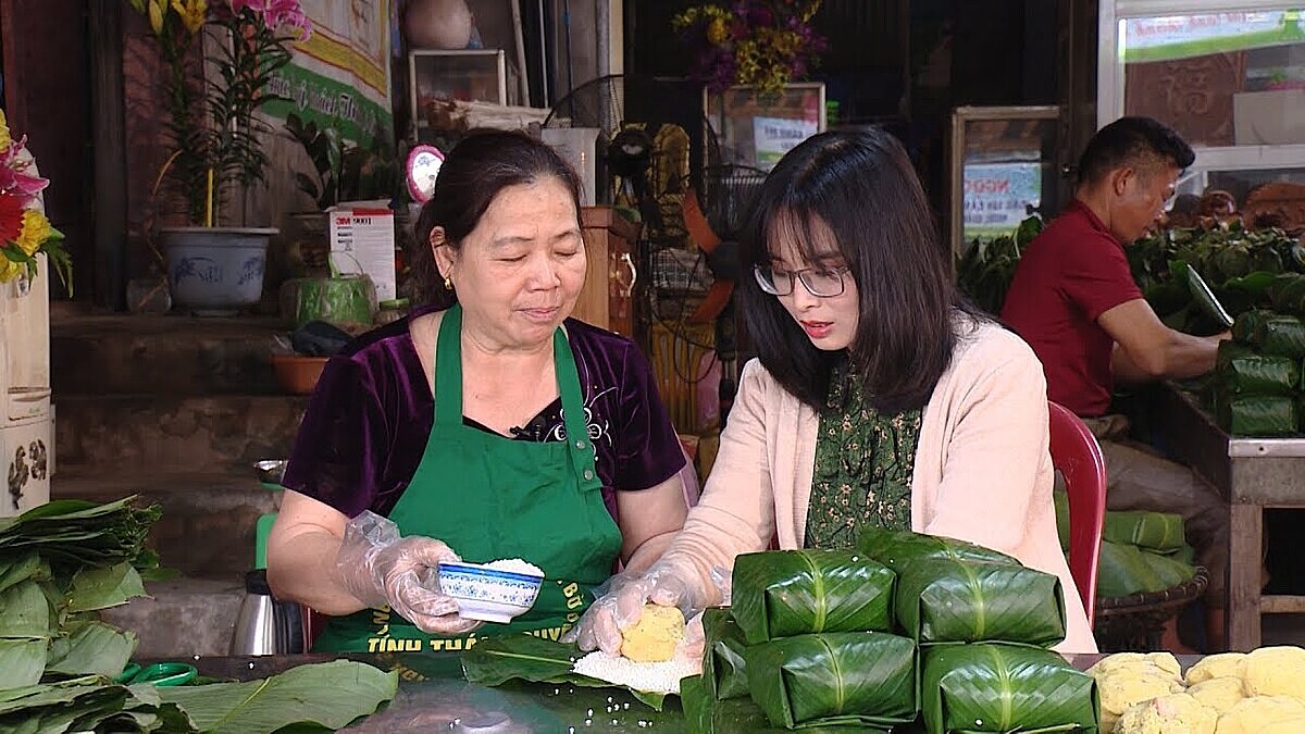 Nghề làm bánh chưng ở Bờ Đậu ngày càng phát triển.