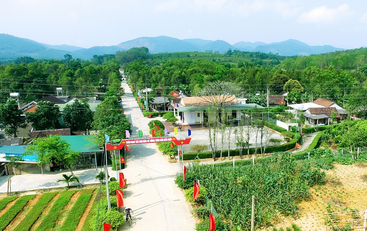 Diện mạo nông thôn mới ở Hà Tĩnh ngày càng khởi sắc.