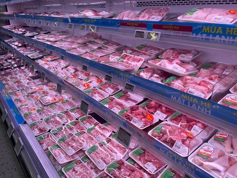 Do ảnh hưởng của bệnh dịch tả heo Châu Phi, thị trường thịt heo bán lẻ cũng trầm lắng.