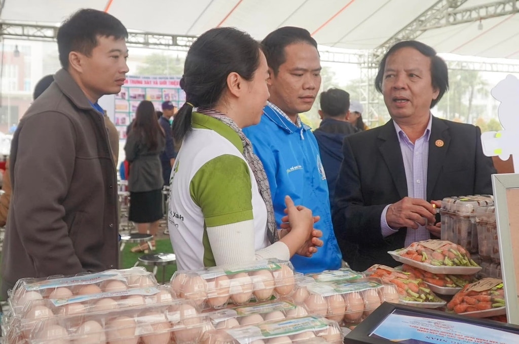 Mô hình thương mại hai chiều với vai trò “đầu tàu” của HTX thúc đẩy việc tiêu thụ nông sản của đồng bào dân tộc thiểu số ở Hướng Hiệp được thuận lợi hơn.