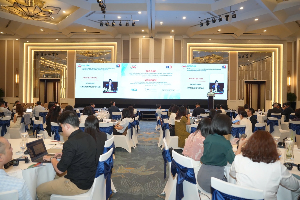 Tọa đàm “Tăng cường năng lực quản trị rủi ro, nâng cao chất lượng tín dụng với mô hình xếp hạng, chấm điểm tín dụng áp dụng công nghệ mới”.