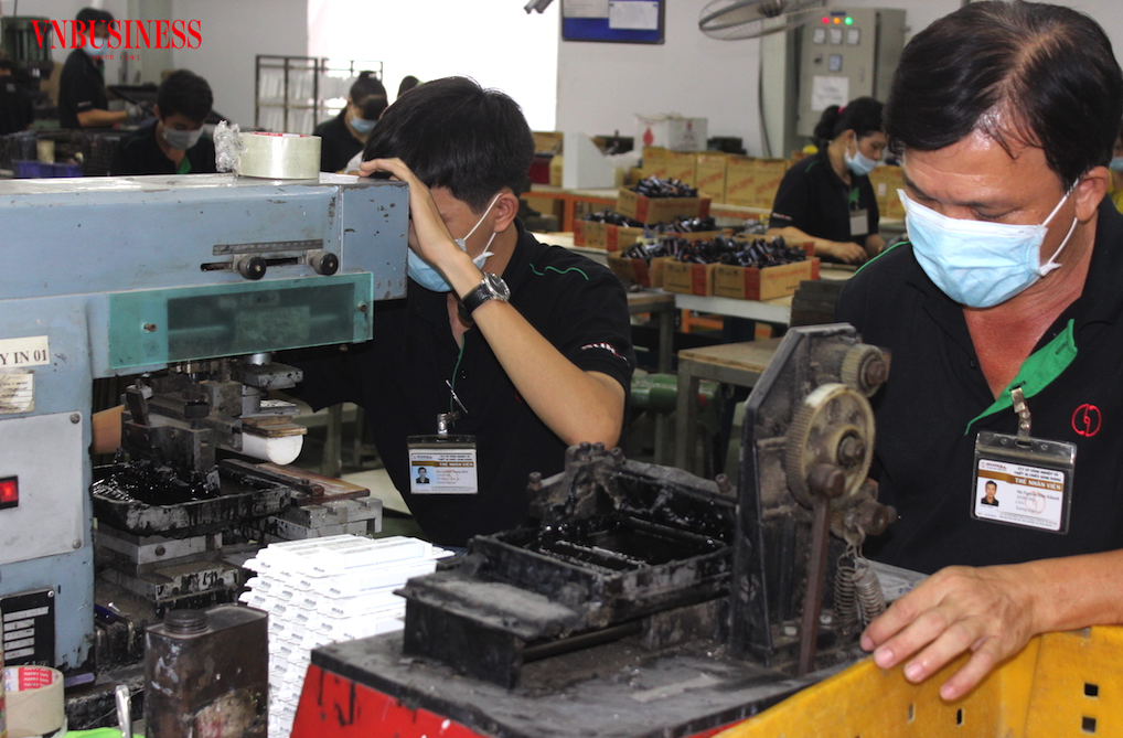 Giữa xu hướng xanh hóa sản xuất nhưng nhiều DN Việt Nam lại đang đứng trước “lằn ranh sinh tử” là thiếu vốn, thiếu công nghệ, nhân lực yếu và thiếu dữ liệu.