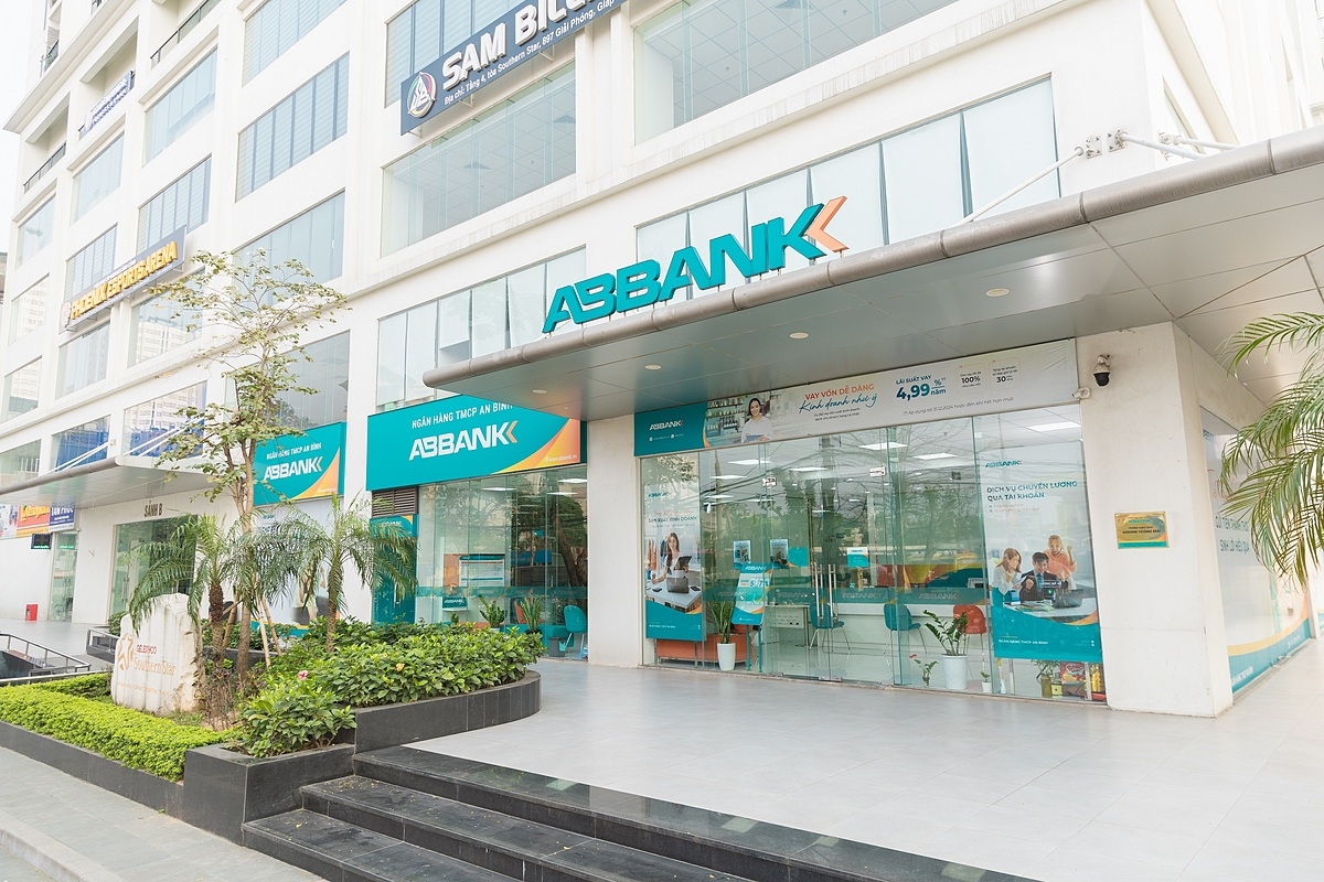 6 tháng cuối năm, ABBANK đặt mục tiêu tiếp tục tăng trưởng mạnh ở cả tín dụng, huy động và dịch vụ, với lợi nhuận trước thuế dự kiến vượt kế hoạch năm.