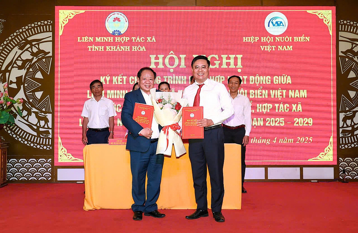 Liên minh HTX tỉnh Khánh Hòa và Hiệp hội Nuôi biển Việt Nam ký kết Chương trình phối hợp hoạt động giai đoạn 2025 - 2029.