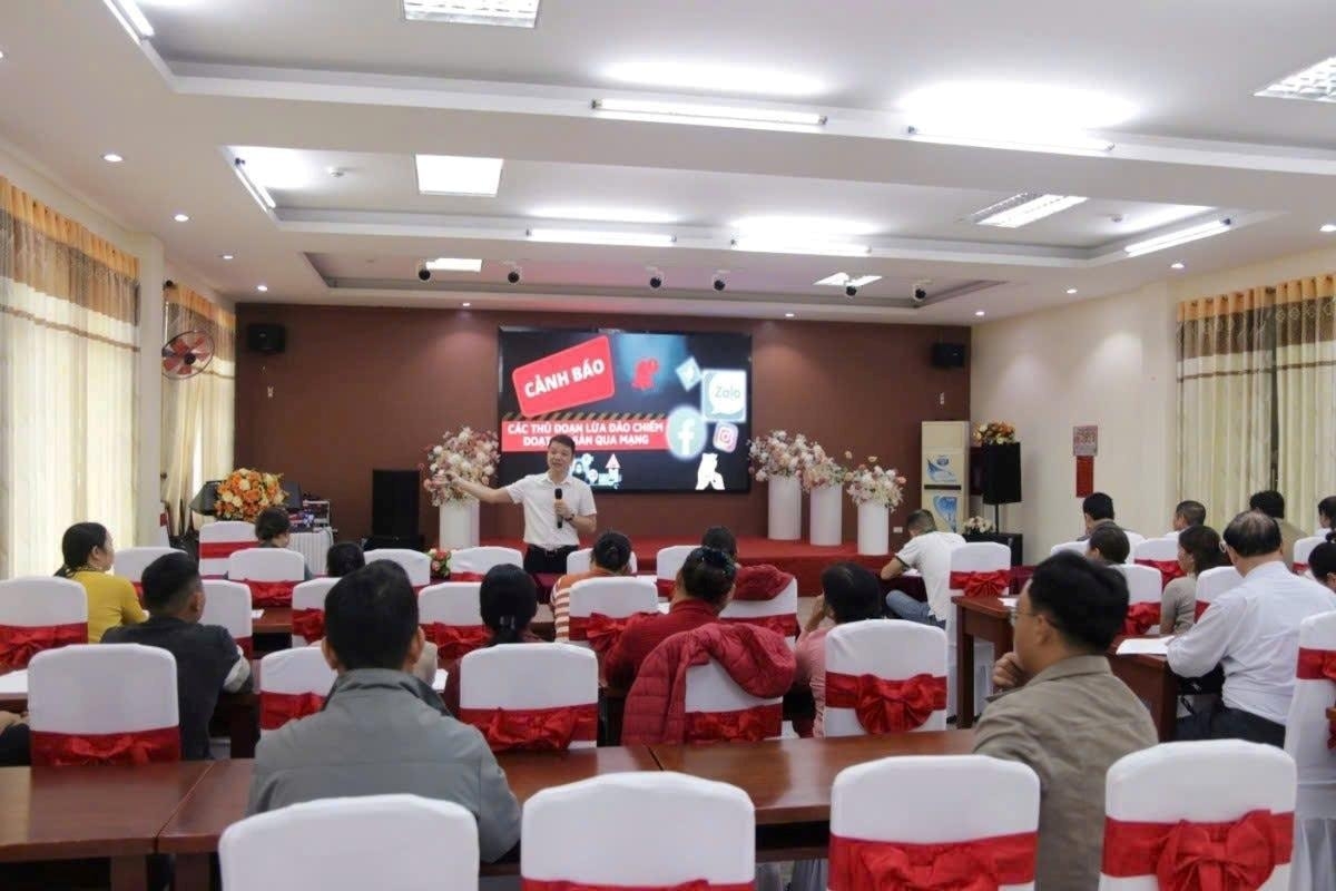 Liên minh HTX tỉnh Lạng Sơn phối hợp tổ chức tập huấn chuyển đổi số cho các HTX trên địa bàn.