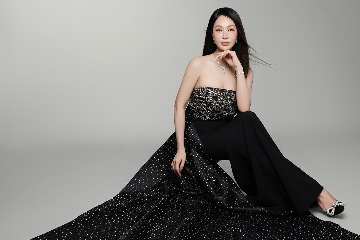 Là quán quân Vietnam Idol 2010 với giọng hát da diết, Uyên Linh được nhiều khán giả yêu mến, được giới chuyên môn ghi nhận.